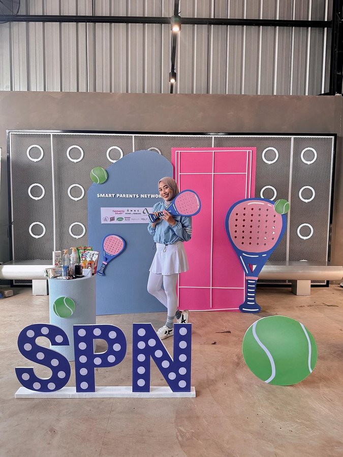 Instagram post by @erinnur for HMNS. Caption reads: [...] this event! ❤️@heavenlyblushyogurt @hmns.id....