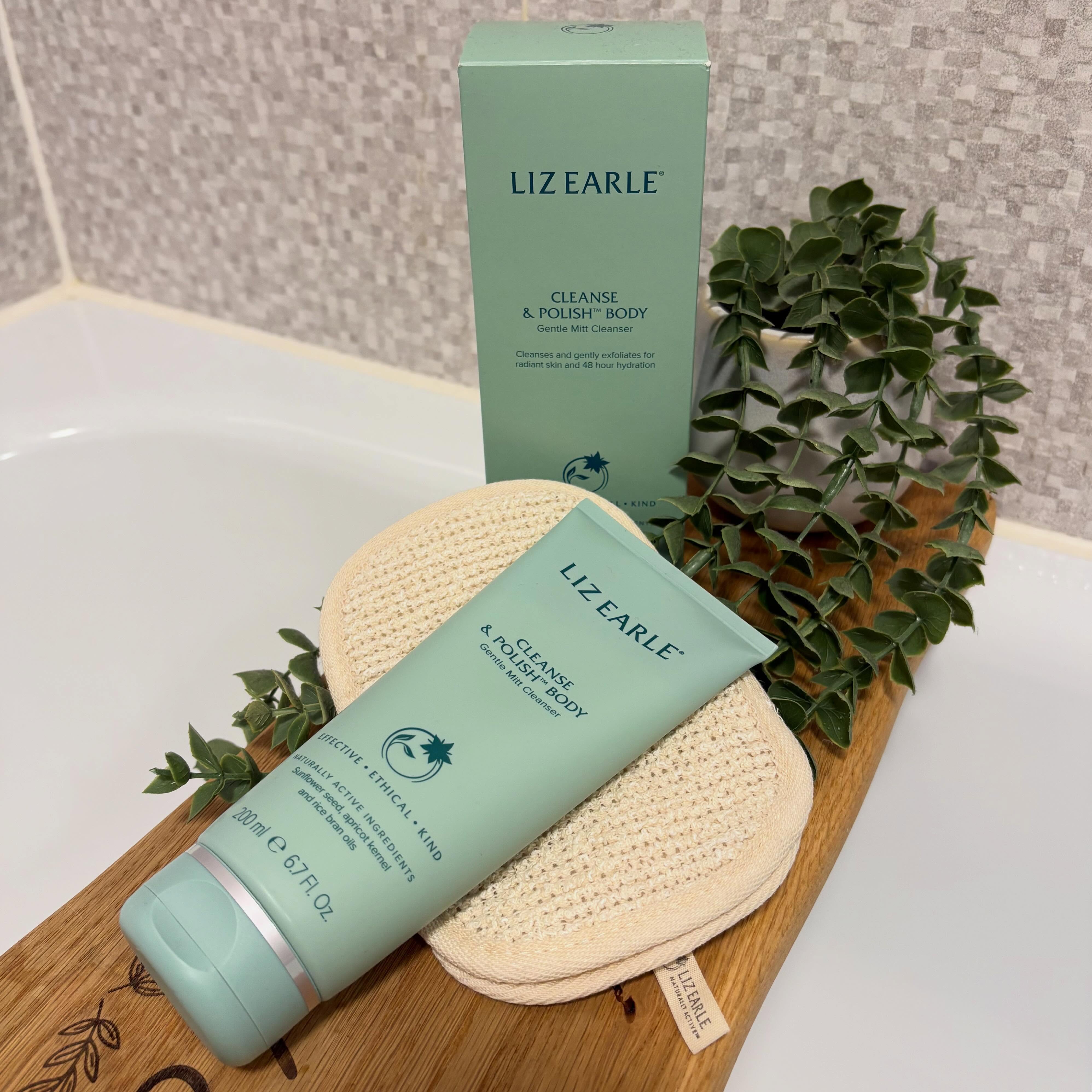 Instagram post by @streets_at_sixteen for Liz Earle Beauty Co.. Caption reads: #AD Cleanse & Polish ✨ I am loving....