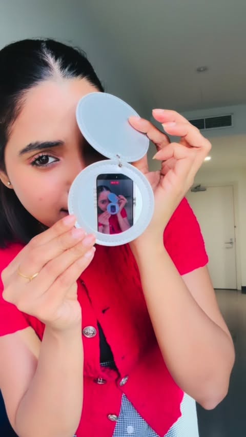 Instagram post by @shaaniqaah for JESSUP. Caption reads: [...] you for this beautiful PR 🧿✨package....