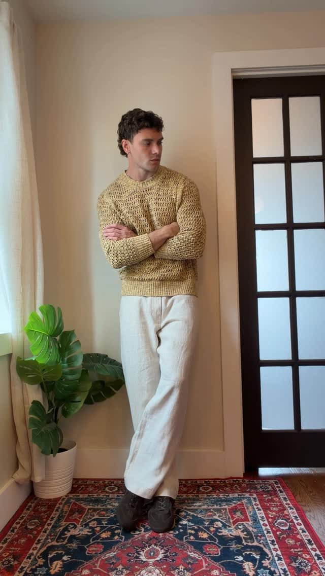 Instagram post by an influencer for Banana Republic. Caption reads: [...] with a suitcase full of @bananarepublic from....