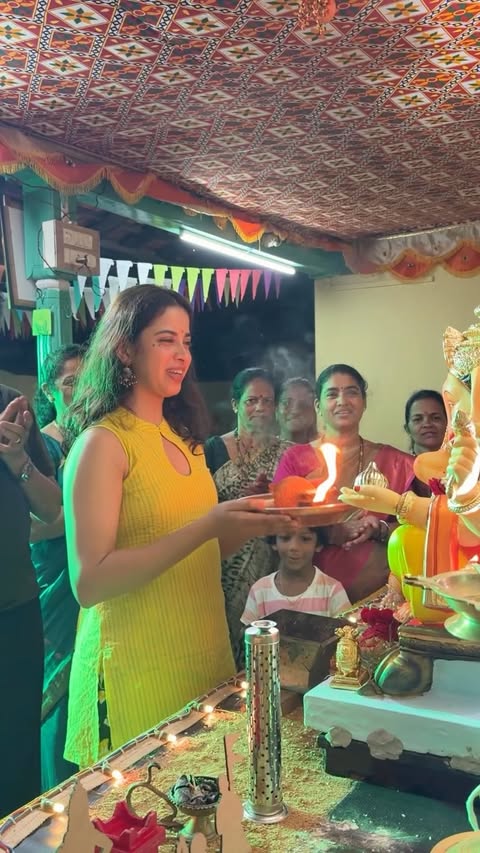 Instagram post by @rajsi.underscore for Joy Personal Care. Caption reads: These little Ganpati moments >>> 🪔🤍 Festive glow....