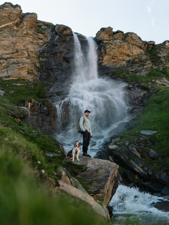Instagram post by @twomerlecollies for Thule. Caption reads: [...] High Alpine road 

AD | @thule Alltrail X....