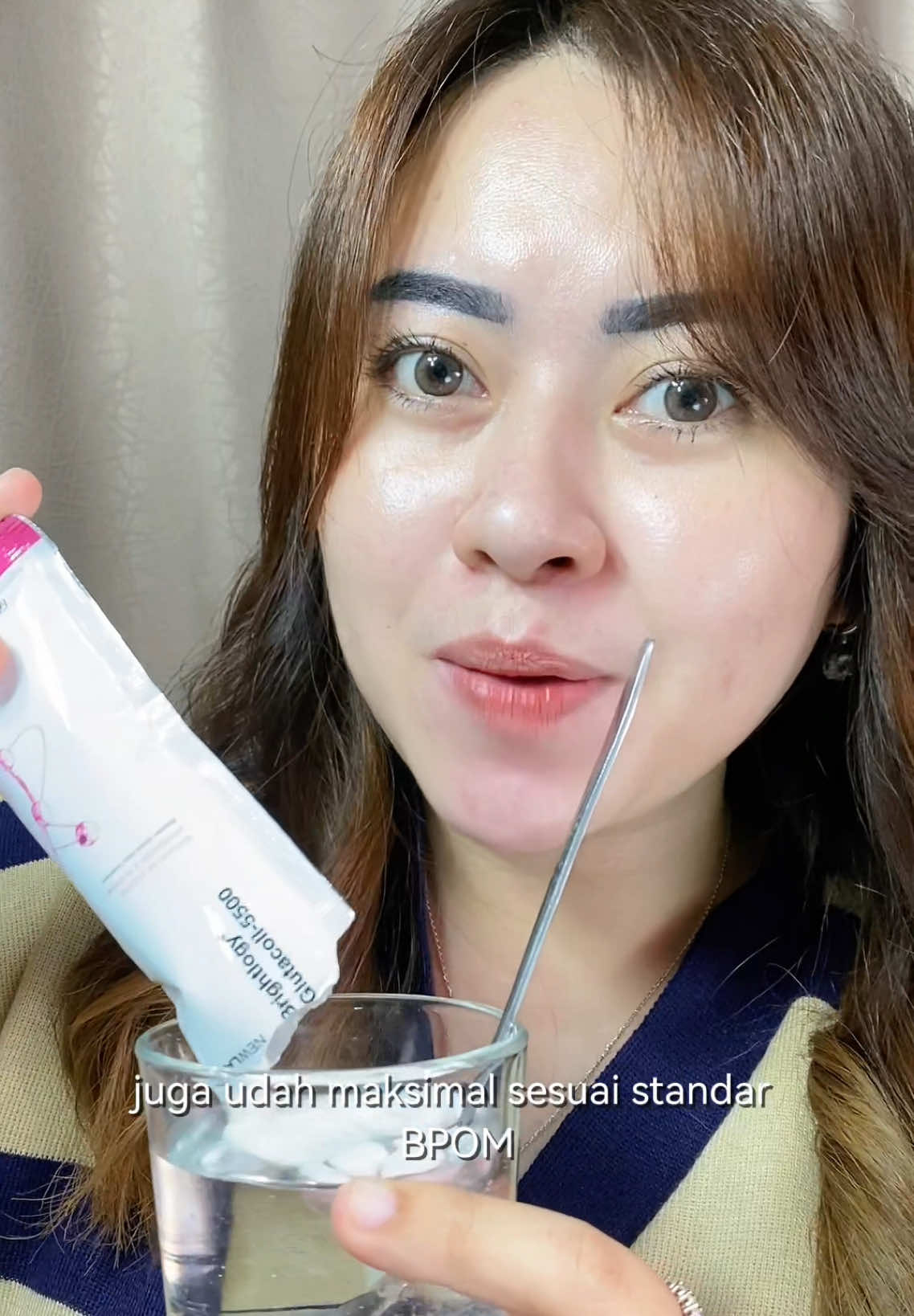 TikTok post by @dewidewor_20 for Newlab. Caption reads: sekarang jadi kecintaan banget sama @Newlab 🫶🏻....