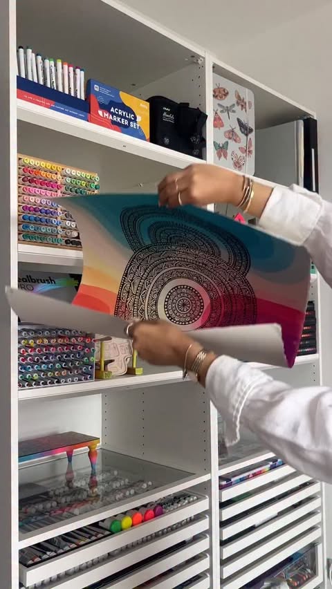 Instagram post by @farah.brightart for Photoroom. Caption reads: @photoroom makes the editing background process....