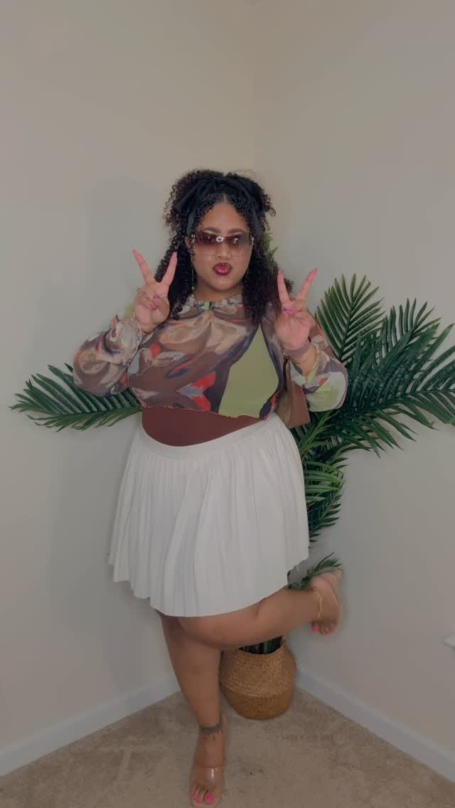 Instagram post by @dmondsr4evr for Shapermint. Caption reads: [...] my favorite bodysuit by @shapermint,....