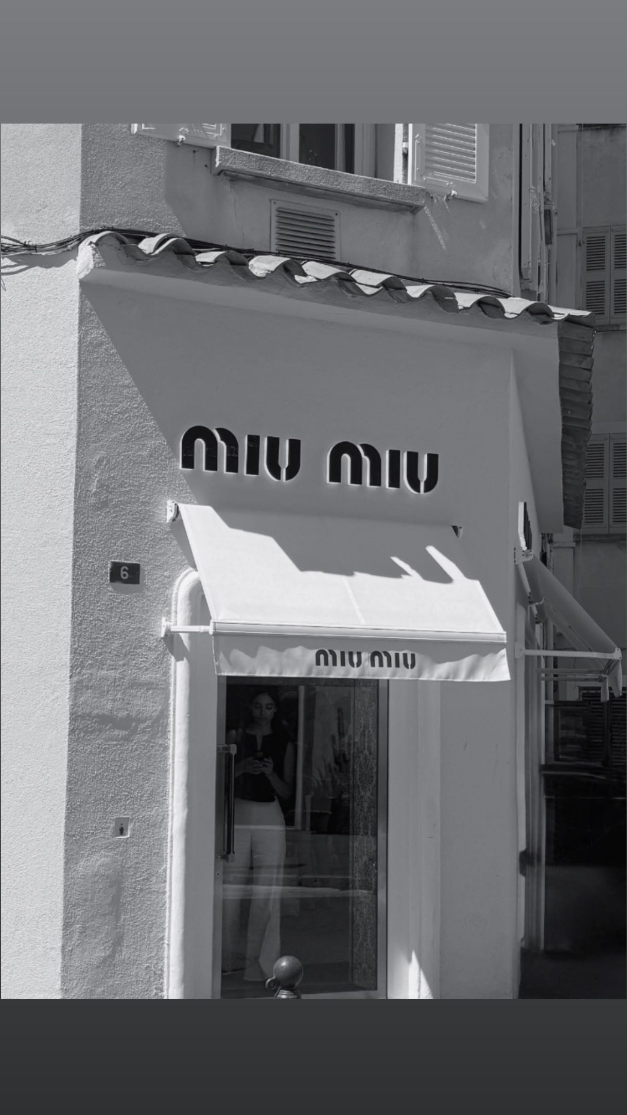 Instagram post by @chantalest_ for Fanka. Caption reads: Leggings that sculpt and smoothen your legs? Look....