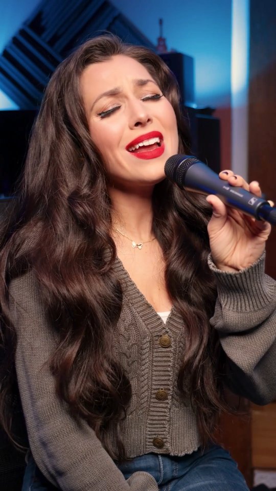 Instagram post by @jessicalynnmusic for Sennheiser. Caption reads: Two mics that just work. The @Sennheiser e835 and....