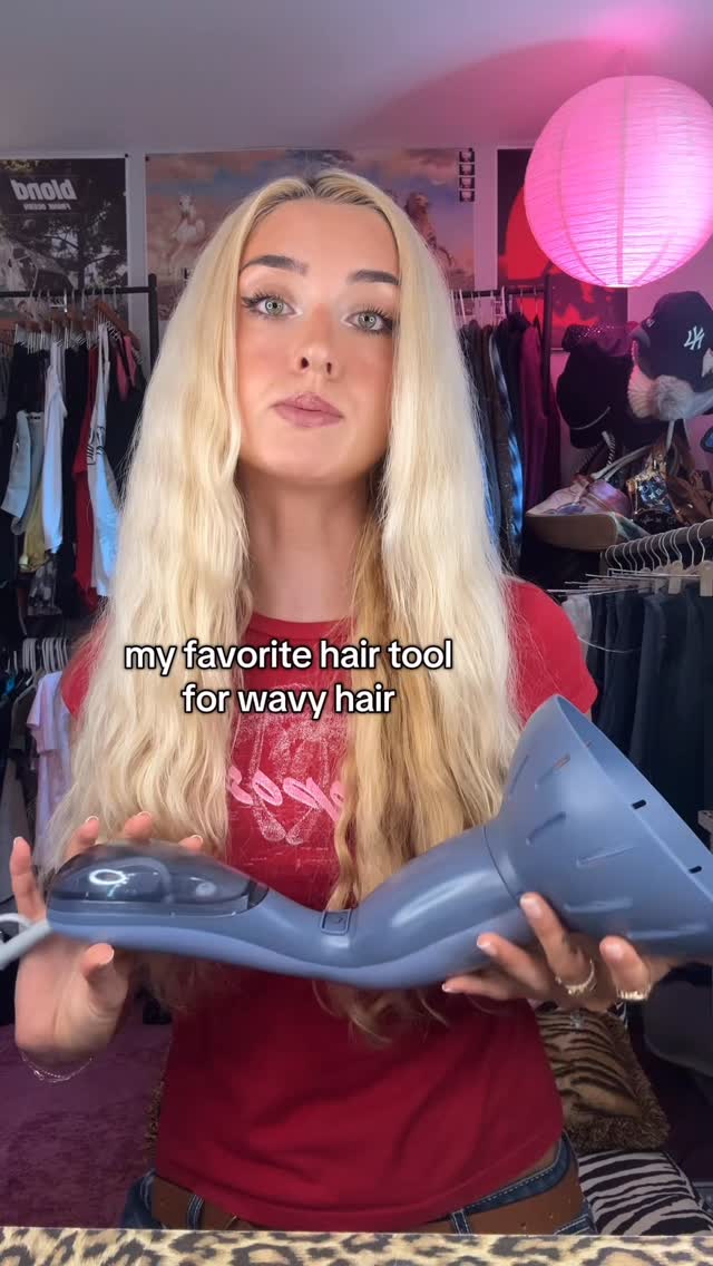 Instagram post by @bayleesoles for Conair. Caption reads: @conair i’m obsessed.