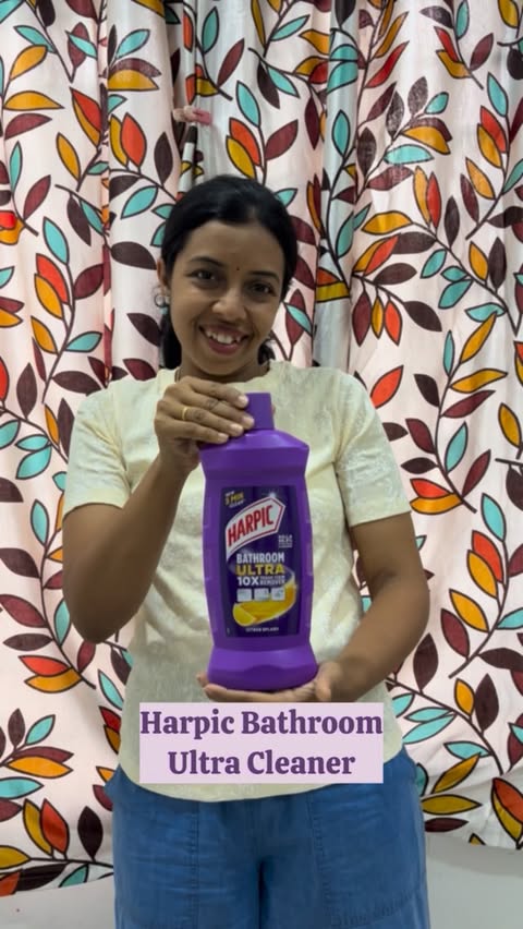 Instagram post by @happymummaofa for Harpic. Caption reads: [...] clean bathroom in just 5 mins! Thanks to....