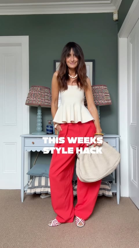 Instagram post by @carolinesstylehacks for Fendi. Caption reads: [...] @bimbaylola ( not linked here ) Shoes @fendi....