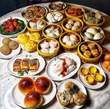 Instagram post by @seattlefoodieadventure for First We Feast. Caption reads: CLOSED!! Congrats @susannee.c, @amanda_walia, and....