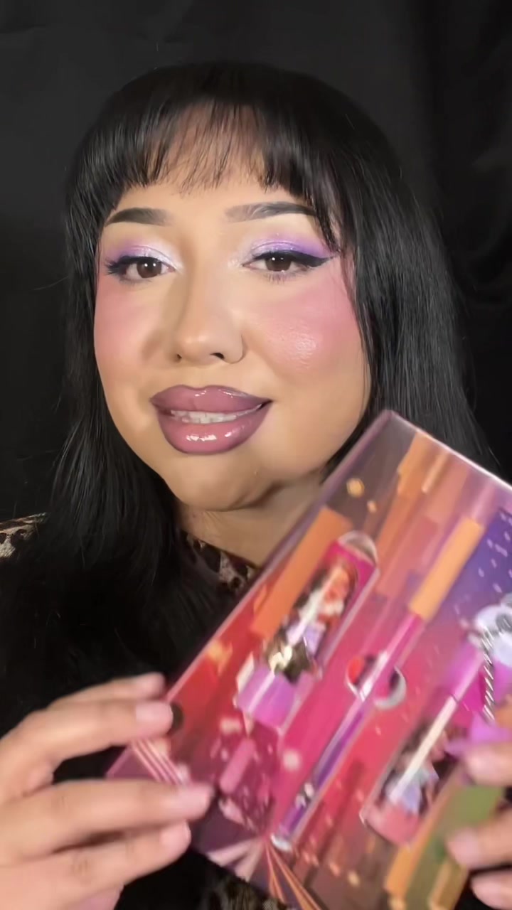 TikTok post by @eveysolorio for Glamlite. Caption reads: Let’s get into the new @Glamlite Bratz....