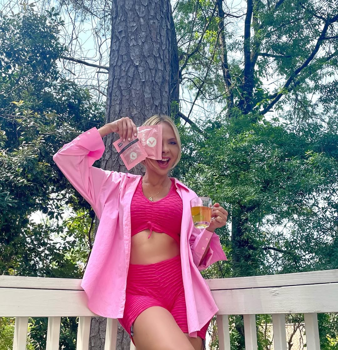 Instagram post by @alexiacelebrity for Flat Tummy Co. Caption reads: #ad My new @flattummyco tea is here💕 This cleanse....
