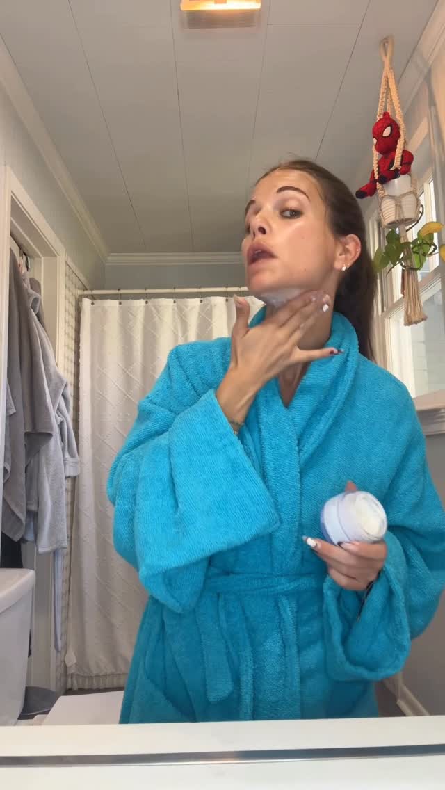 Instagram post by @ladyintgebathroom_ for goPure. Caption reads: DON’T FORGET YOUR NECK🗣️ @gopurebeauty....