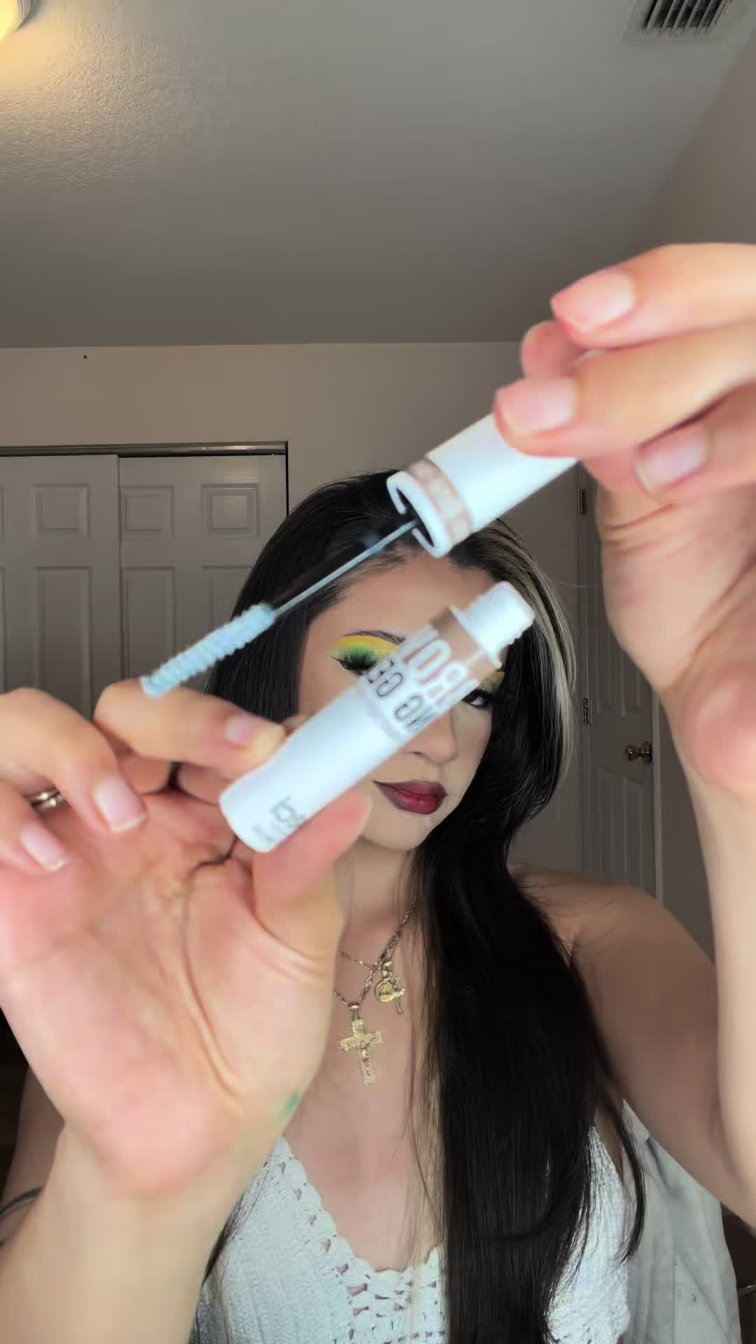 TikTok post by @vida.jlo for HECI Beauty Makeup. Caption reads: @HECI Beauty Makeup the strong hold on this gel....