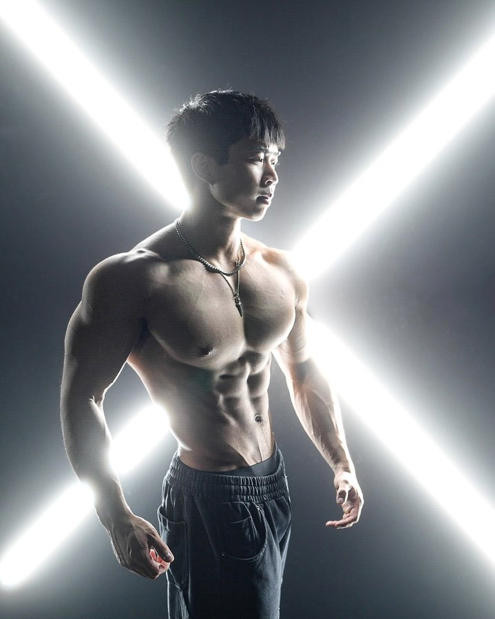 Instagram post by @adamkyu for Huge Supplements. Caption reads: Prime.
_
_
Code: YU @youngla....