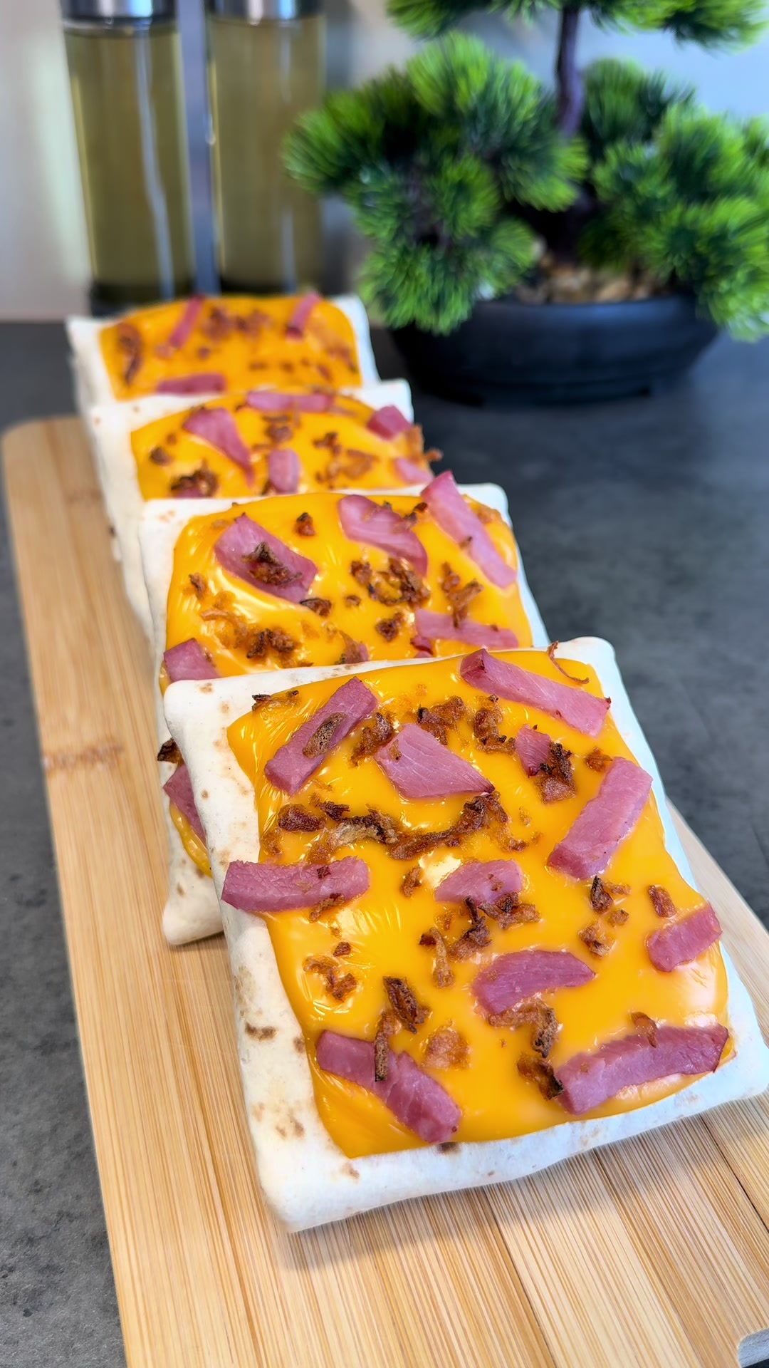 TikTok post by @malcomsfood2 for Ninja Kitchen. Caption reads: Des minis tacos gratinés hyper faciles avec le....