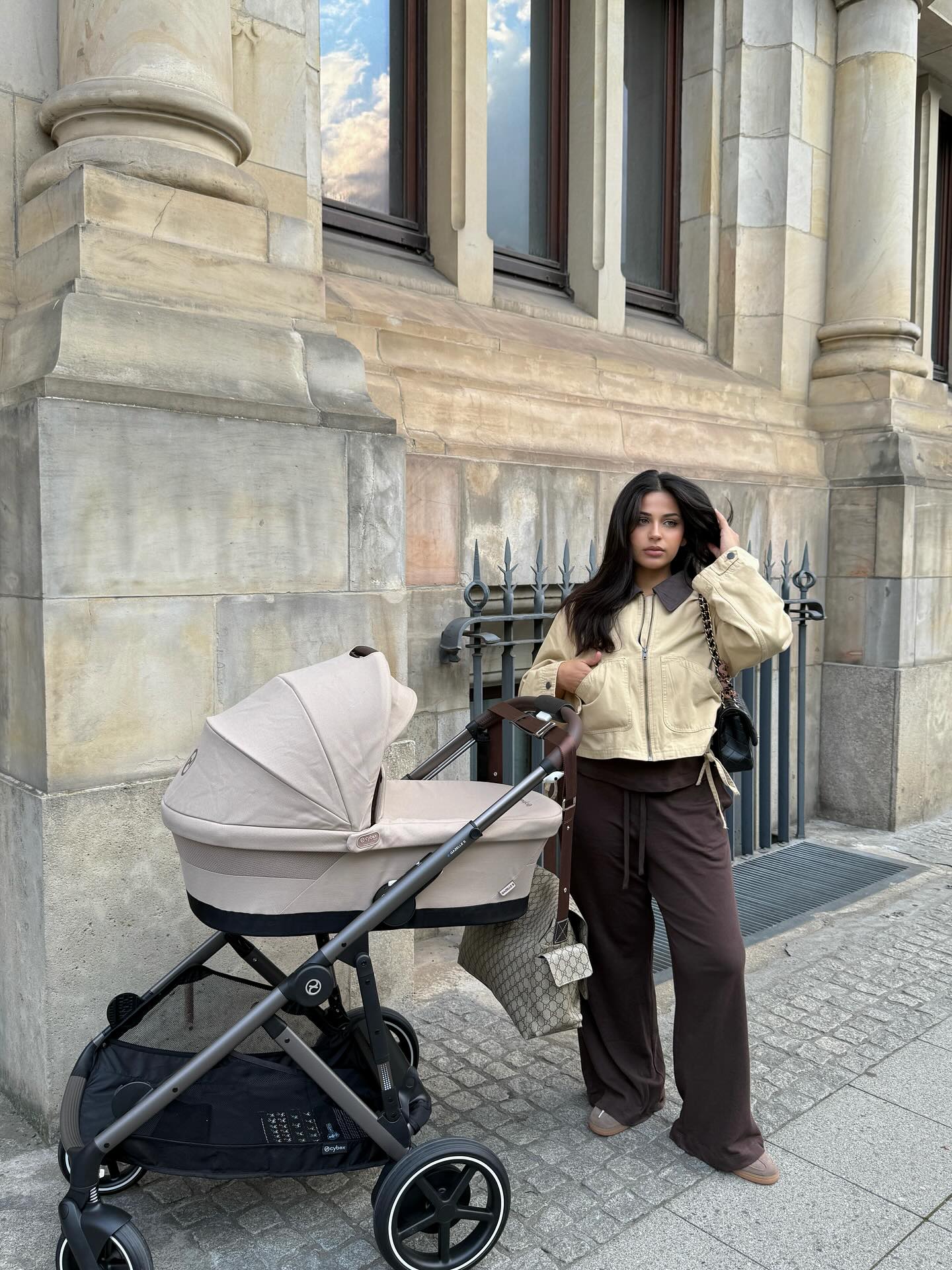 Instagram post by @marriamalk for CYBEX. Caption reads: mamacita 
I love my Cybex 🫶🏼✨ @cybex_global....