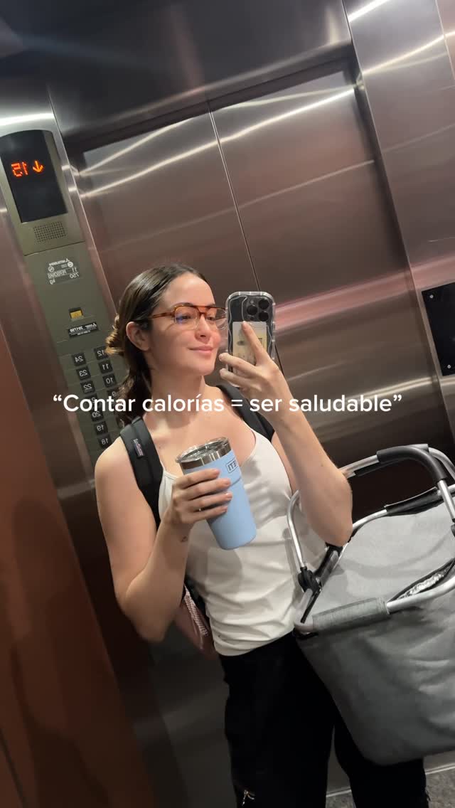 Instagram post by @isabellaescobar for Alpina. Caption reads: Antes pensaba que comer era: contar, prohibir y....