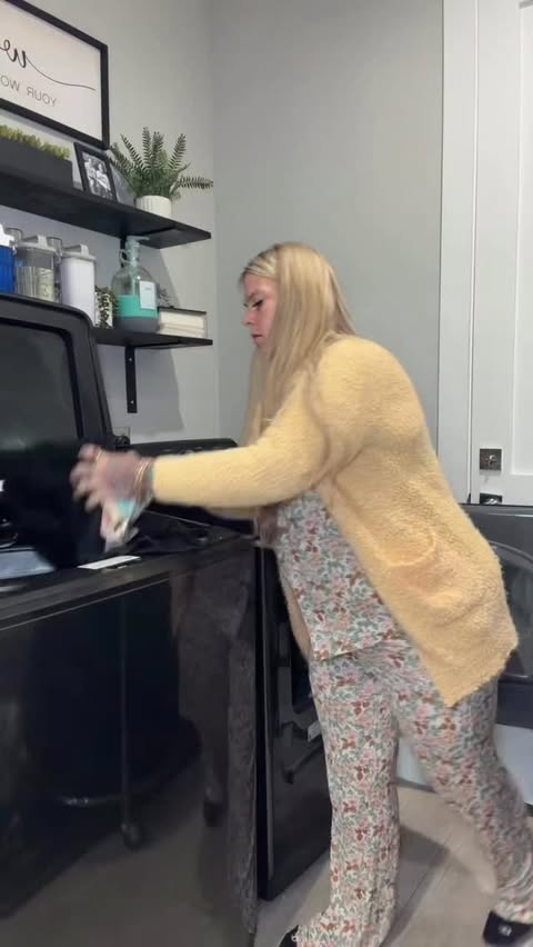 Instagram post by @itsmamacookie for Aeroflow Urology. Caption reads: Who else has never ending laundry!? Shoutout to....