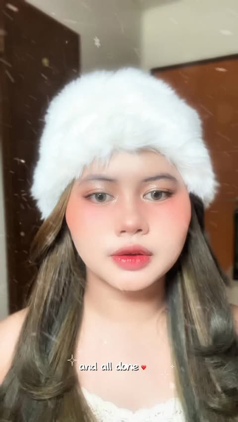 Instagram post by @gladyssaphire for Focallure. Caption reads: Frosty Make Up For Christmas!🎄❄️ —— Focallure....