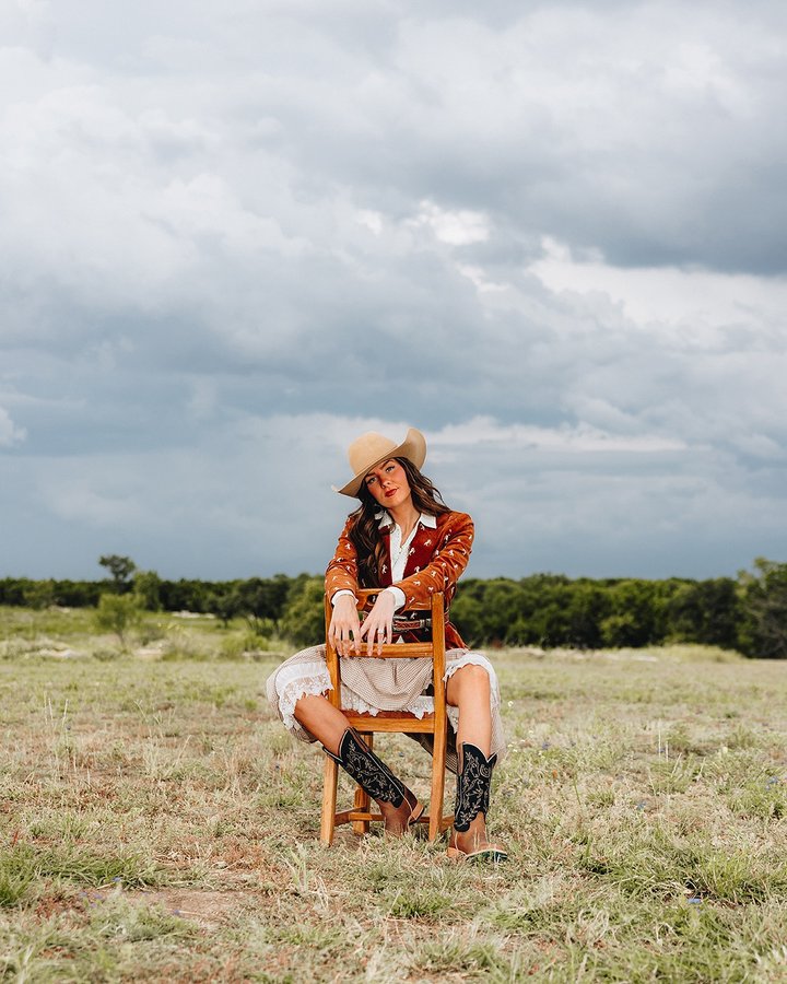 Instagram post by @marijka_dam for Lane Boots. Caption reads: [...] marijka10 🤠 

#fallfashion #horsegurl....