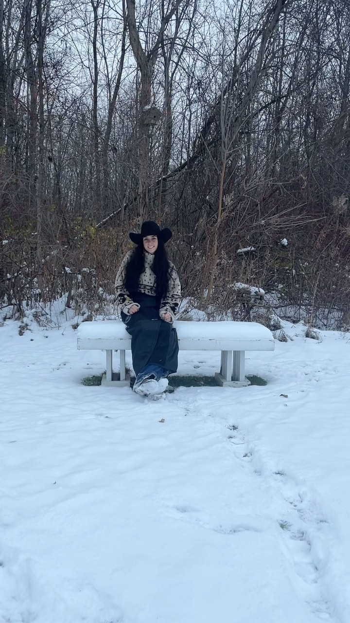 Instagram post by @ellie.vanlee for Get The Mozy. Caption reads: Stay warm this winter with @get_the_mozy 

Don’t....