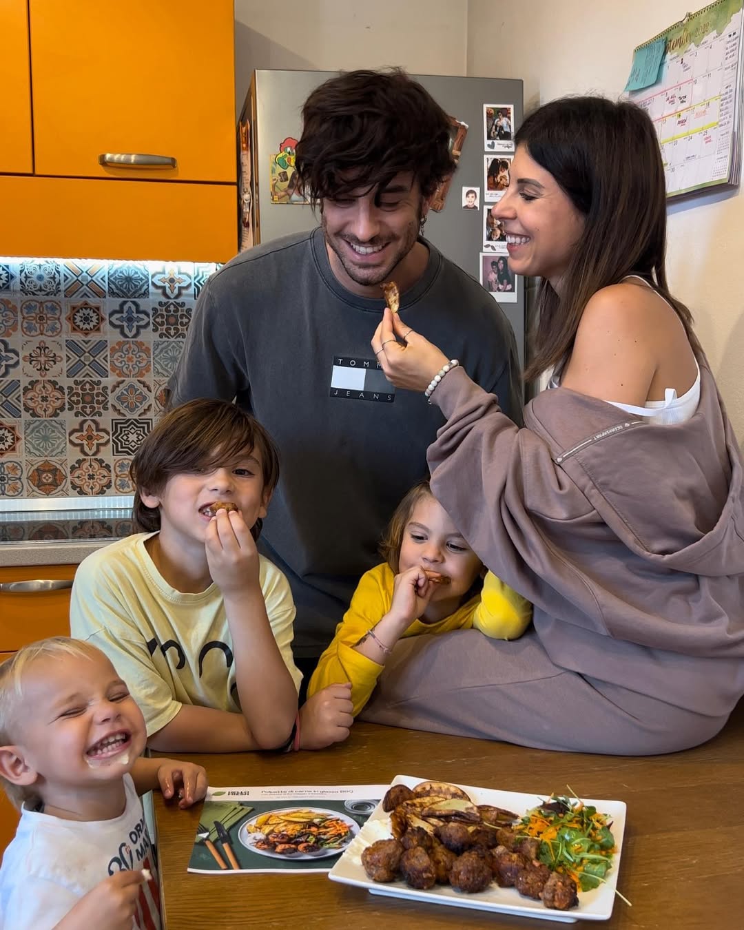 Instagram post by @_notordinaryfamily_ for HelloFresh. Caption reads: I pasti sono i momenti che adoriamo di più, sono....