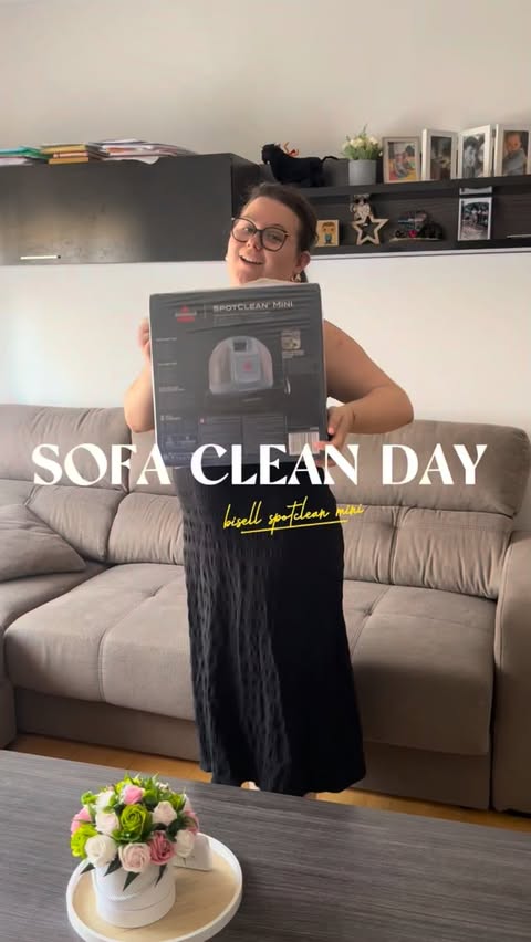 Instagram post by @neiimomlife for BISSELL. Caption reads: [...] mi sofá con mi nueva spotclean mini de....