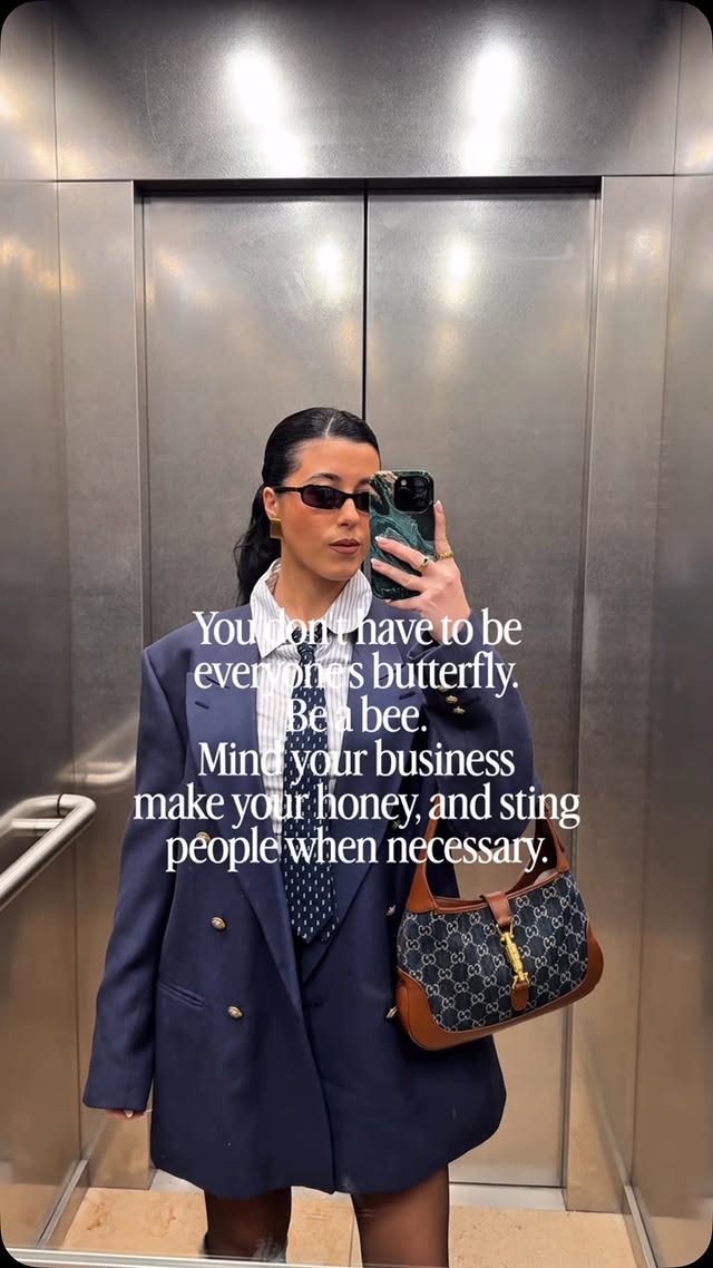 Instagram post by @leadiclaudio for FARFETCH. Caption reads: [...] of my favorite things about shopping on....