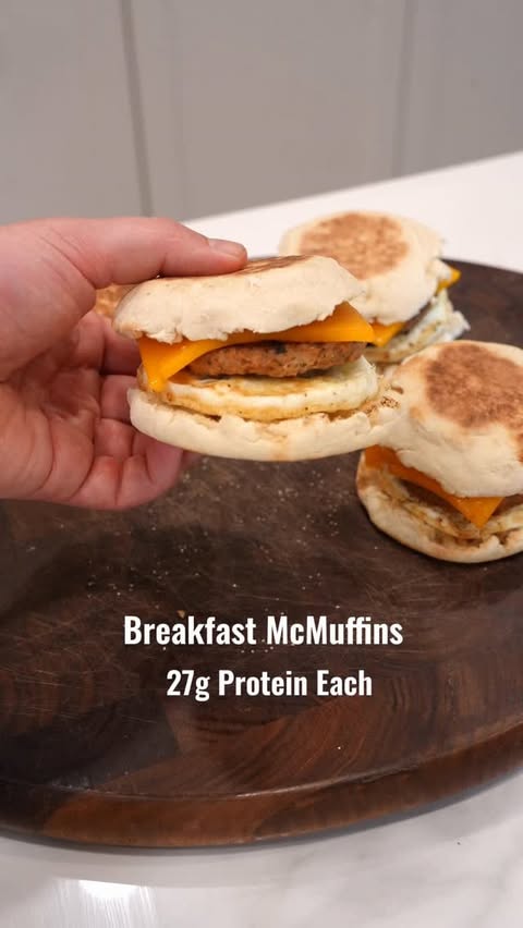 Instagram post by @justinanderson_fit for Beyond Meat. Caption reads: [...] breakfast sausage patties @beyondmeat (Check....