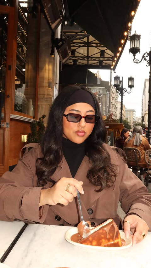 Instagram post by @thedateconnoisseur for Turkish Airlines. Caption reads: Fly business class with me on @TurkishAirlines....