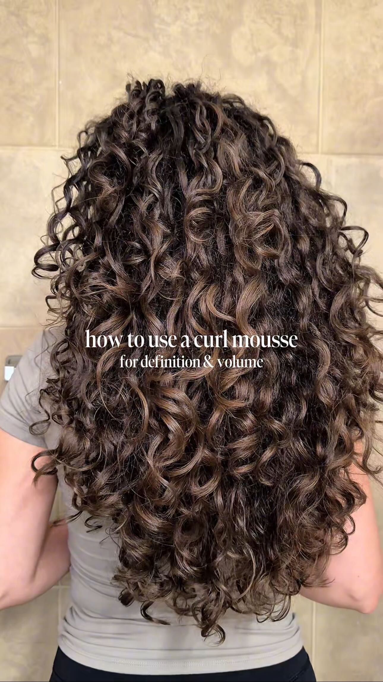 Instagram post by @laurenpiluso for DESIGNME Hair. Caption reads: So you want volume & definition? Try this👇🏼....