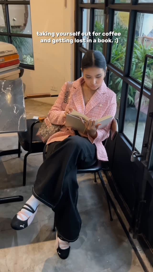 Instagram post by @ashclrgo for Lovito. Caption reads: don't forget to treat yourself:>

outfit:....