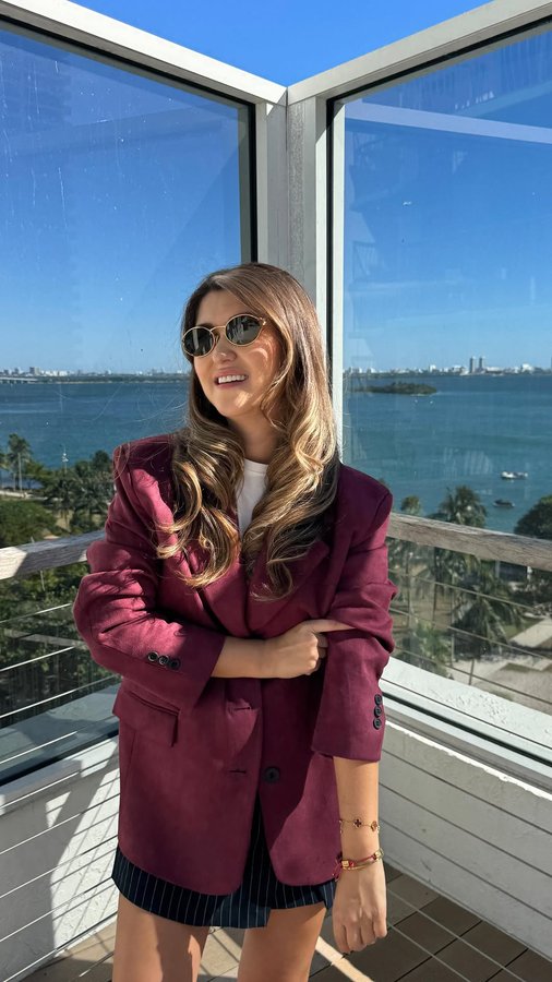 Instagram post by @itssomiamii for SmartBuyGlasses. Caption reads: Take your style to the next level with....