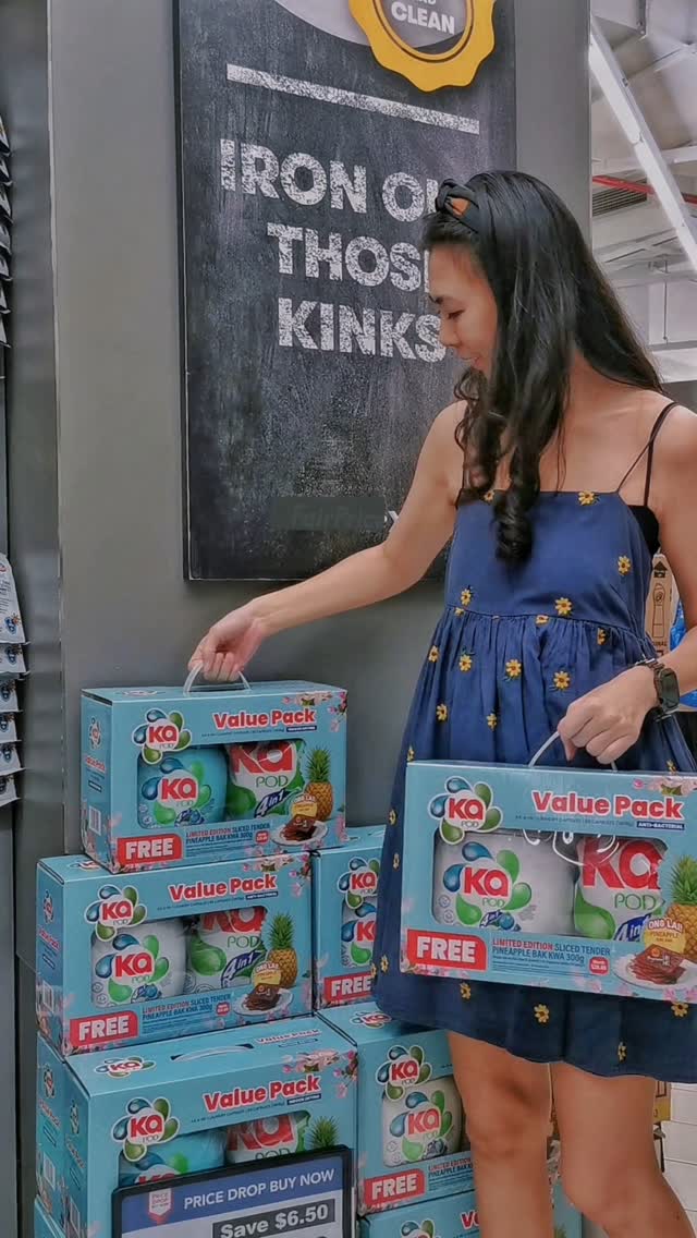 Instagram post by @weiwei.ngoo for Cold Storage Singapore. Caption reads: Celebrate the Year of the Snake with Ka’s Chinese....