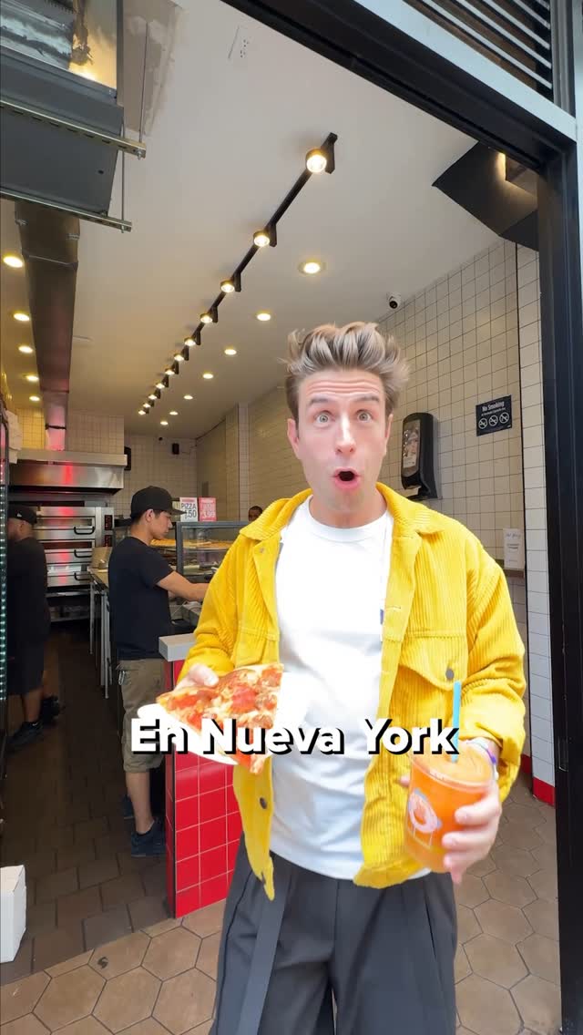Instagram post by @mario_marzo for ISDIN. Caption reads: Caminando Manhattan!!🚶‍♂️ 

Hemos venido a Nueva....