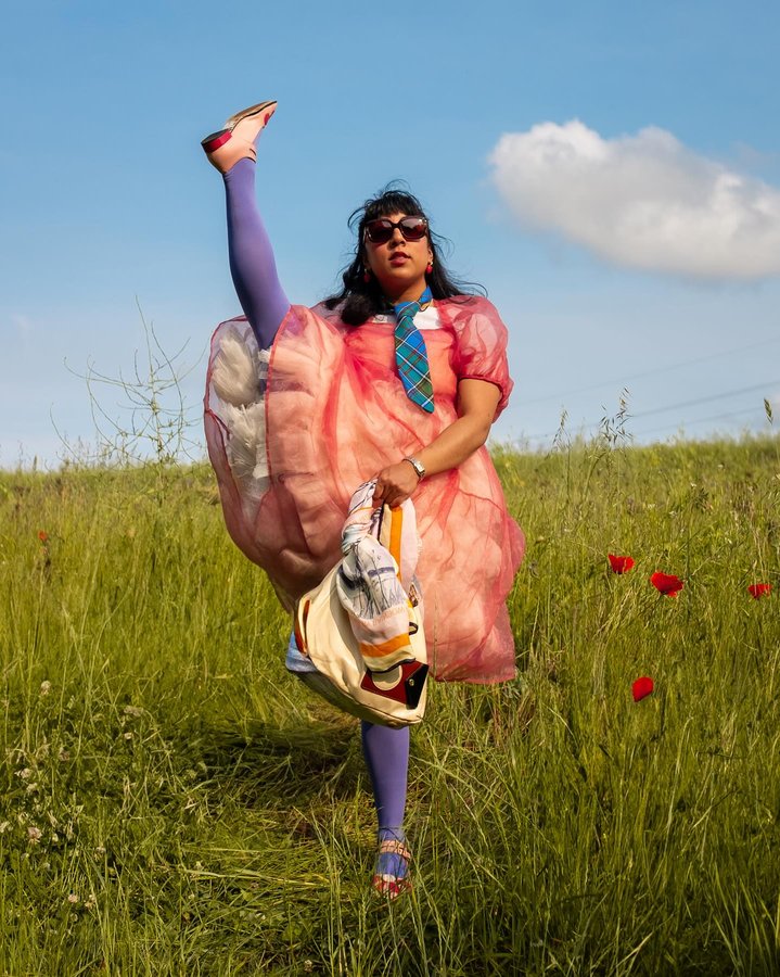 Instagram post by @izzy_manuel for Orla Kiely. Caption reads: [...] to your surroundings?🌾with @orlakiely 

I....