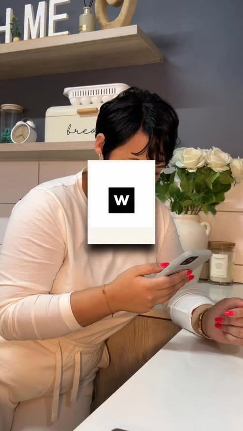 Instagram post by @mom_elevated for WOOLWORTHS SA. Caption reads: [...] my grocery shopping for me 📱with Woolworths....