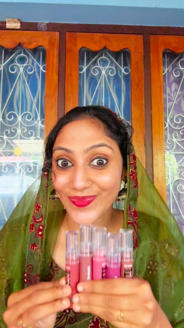 Instagram post by @sherna_jalal for MARS Cosmetics. Caption reads: Do follow and comment for🔗link🔗🥰 #mars.