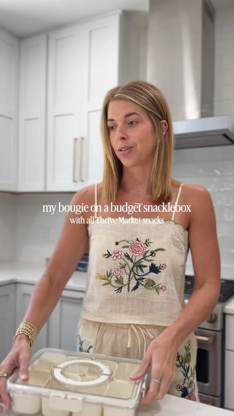 Instagram post by @homesweethof for Thrive Market. Caption reads: [...] on a budget for snacks!!! I joined....