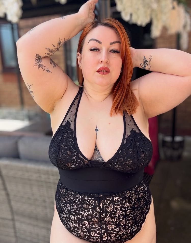 Instagram post by @curvy_crazy_cute for Tutti Rouge. Caption reads: [...] look for them 🥰 Wearing Hallie from....