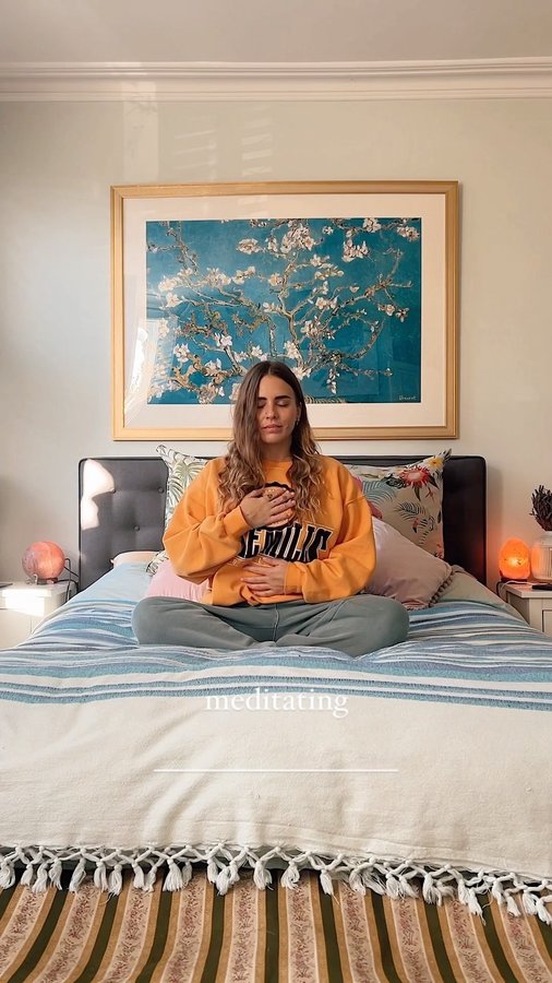 Instagram post by @maracimatoribus for Vivo Life. Caption reads: It can be hard to adjust to the shorter, darker....