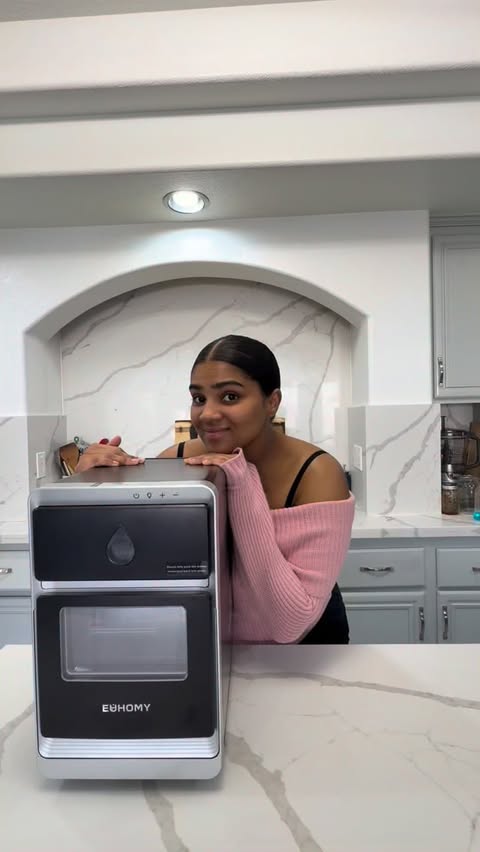 Instagram post by @sh33natay for EUHOMY. Caption reads: Loving the convenience of my Euhomy ice maker! ❄️....