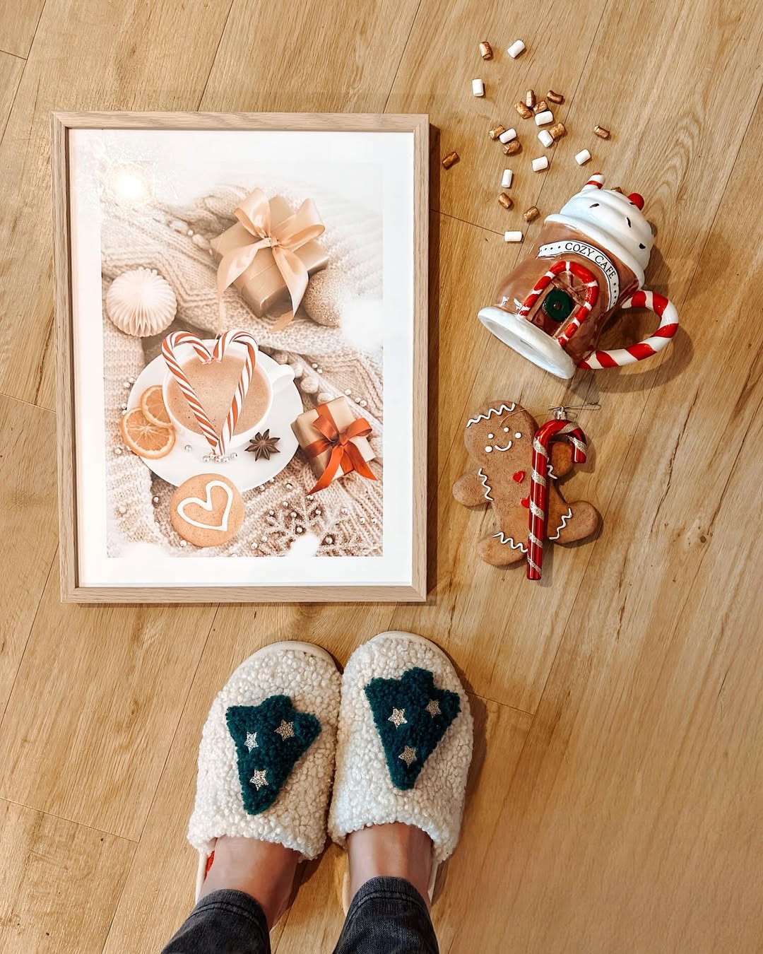 Instagram post by @aboutnice_mom_things for Poster Store. Caption reads: „𝗜𝘁’𝘀 𝗯𝗲𝗴𝗶𝗻𝗻𝗶𝗻𝗴 𝘁𝗼 𝗹𝗼𝗼𝗸 𝗹𝗶𝗸𝗲....