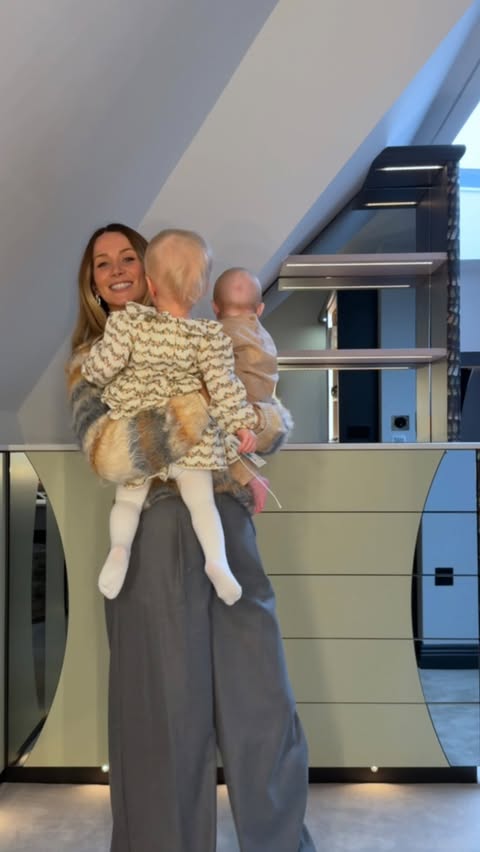 Instagram post by @amelia.murs for Marks and Spencer. Caption reads: GRWM and my babies for a festive lunch out, all....