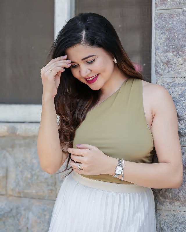 Instagram post by @nautanki_as_he_says for Daniel Wellington. Caption reads: Classic never goes out of style ✨....