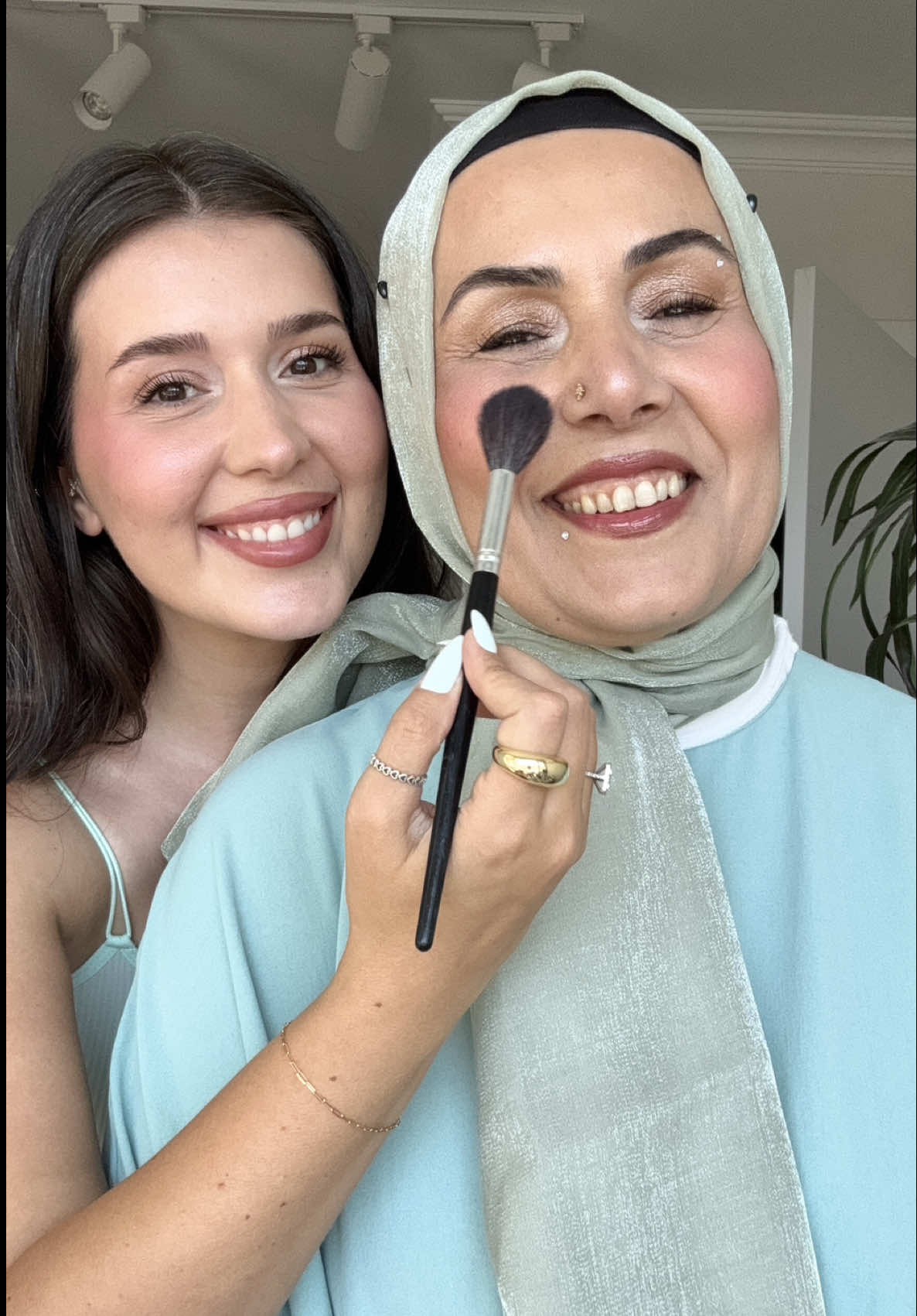 TikTok post by @mervkutlu for Kosas. Caption reads: Nigar Sultan’a makyaj yapıyorum! 🙉✨🌸 ....