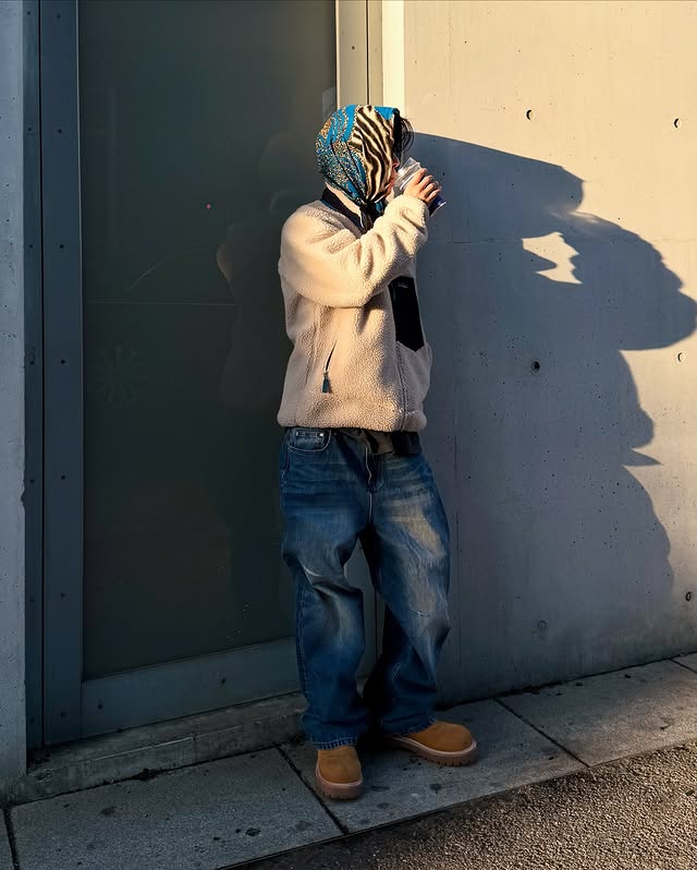 Instagram post by @jey_h.1010 for Patagonia. Caption reads: DNSR 👖💙🪼

#광고 #디앤에스알 #dnsr #스트레이트데님 #무신사.