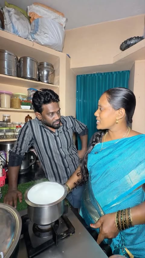 Instagram post by @sooru_irundha_podhum for Sathya Retail. Caption reads: Sema offers use pannikonga 😍 @sathya.retail . .....